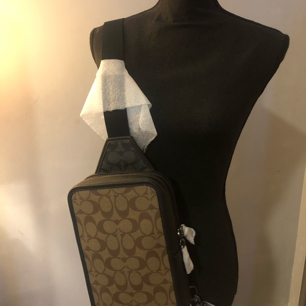 Coach Brown and Black Woman Bag - Picture 4 of 4
